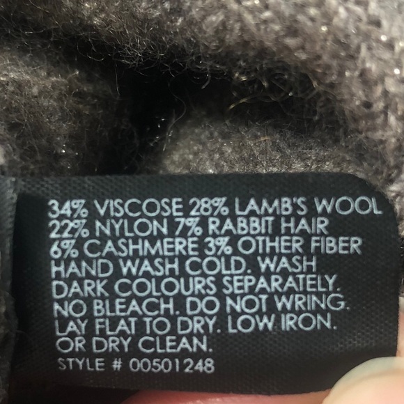 Club Monaco Turtleneck rabbit hair & lamb sweater - Picture 4 of 4